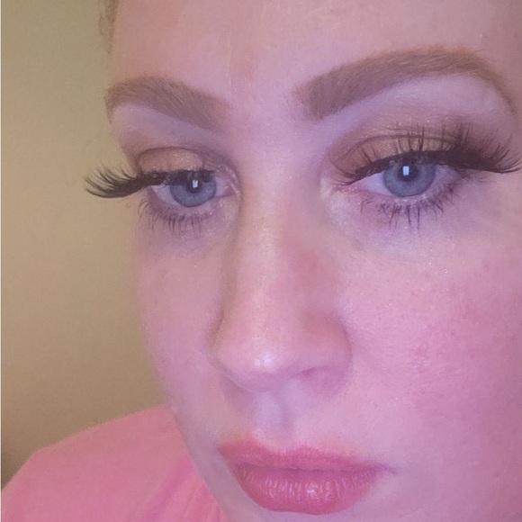 Lashes- Natural Eyelashes - Picture 7 of 8
